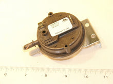 Load image into Gallery viewer, CAR1170947
