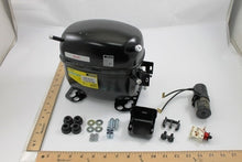 Load image into Gallery viewer, 195B0142
