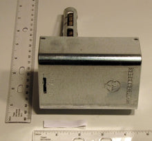 Load image into Gallery viewer, CAR2E232A
